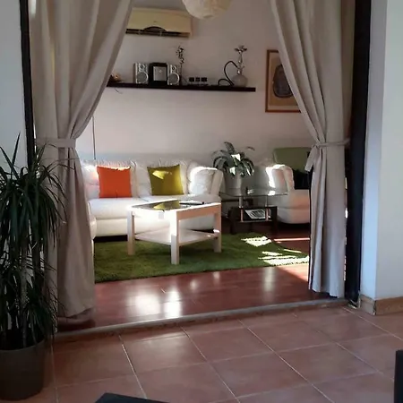 Alison Court Apartament