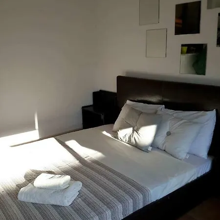 Apartament Alison Court *