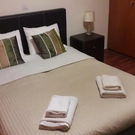 Apartament Alison Court *